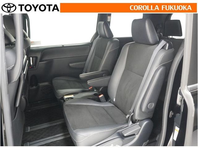 �Z�J���h�V�[�g�͍��E�Ɨ��̃V�[�g�`��B�D�݂̎p���ł������h���C�u�I