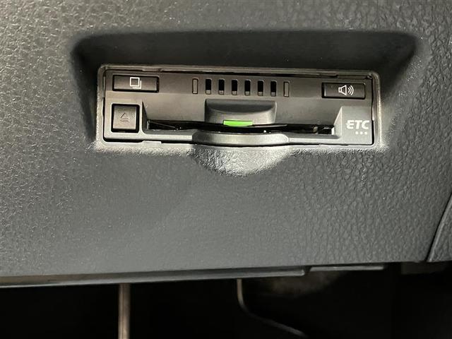 Ｃ－ＨＲ Ｇ　ハーフ革　ＴＳＳ　エアロ　ＤＶＤ再生可　ＬＥＤヘッド　バックモニタ　イモビライザー　ナビ＆ＴＶ　ＥＴＣ付　キーフリーシステム　スマキー　クルーズＣ　ドライブレコ－ダ－　エアバッグ　アルミ　メモリ－ナビ（4枚目）