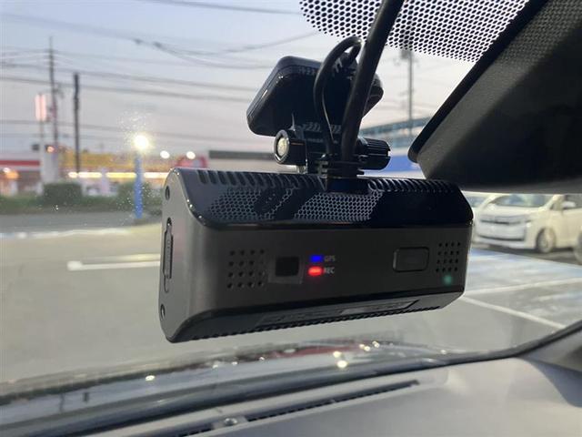 ヴォクシー ＺＳ　煌ＩＩ　バックガイドモニター　両側パワスラドア　カーナビ　ＥＴＣ車載器　記録簿付き　ＬＥＤライト　助手席エアバック　ＡＣ　パワステ　ドライブレコーダ　パワーウィンドウ　ＳＲＳ　アルミホイール　メモリーナビ（6枚目）