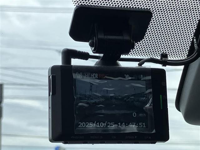 ノア Si ダブルバイビーIII バックM 両側オートスライドドア プリクラッシュS LEDヘッドライト エアバッグ オートエアコン デュアルエアバック アルミホイール ABS フルセグ ナビ&TV ETC車載器 DVD再生可(6枚目)