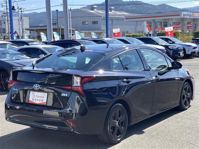 プリウス Ｓツーリングセレクション　エアバック　Ｂモニ　メモリ－ナビ　助手席エアバック　ナビ　ＡＢＳ　ＡＷ　フルオートエアコン　プリクラッシュＳ（12枚目）