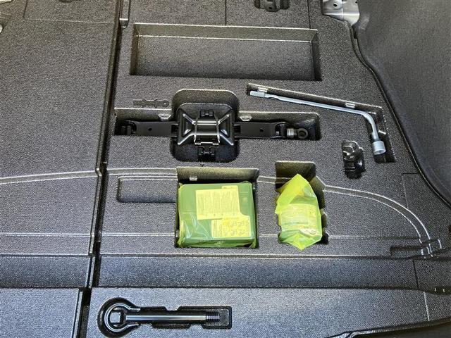 プリウス Ｓツーリングセレクション　エアバック　Ｂモニ　メモリ－ナビ　助手席エアバック　ナビ　ＡＢＳ　ＡＷ　フルオートエアコン　プリクラッシュＳ（22枚目）