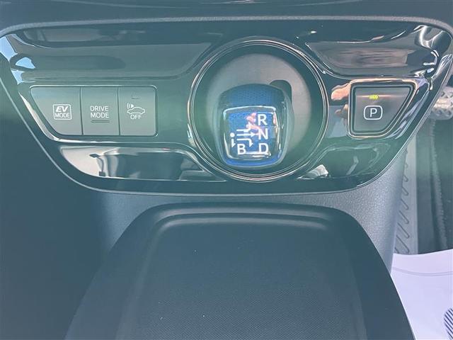 プリウス Ｓツーリングセレクション　エアバック　Ｂモニ　メモリ－ナビ　助手席エアバック　ナビ　ＡＢＳ　ＡＷ　フルオートエアコン　プリクラッシュＳ（35枚目）