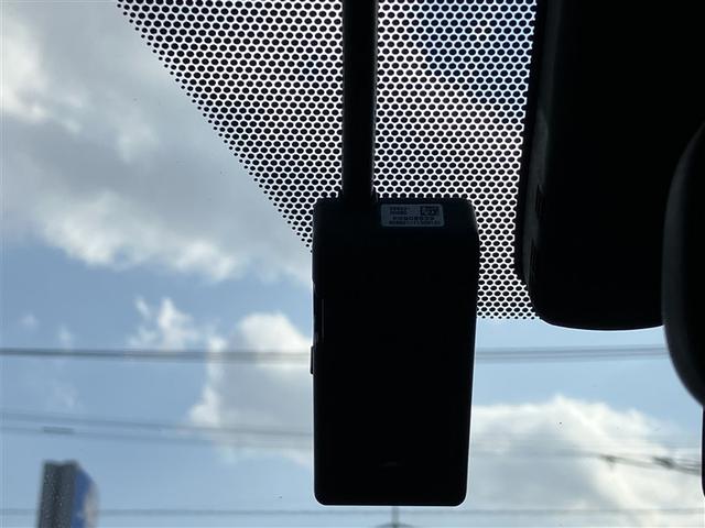 プリウス Ｓツーリングセレクション　バックモニタ　オ－トエアコン　ＬＥＤランプ　エアバック　ＥＴＣ車載器　メモリ－ナビ　助手席エアバック　アルミ　ナビ　ＡＢＳ　プリクラッシュブレーキ（5枚目）