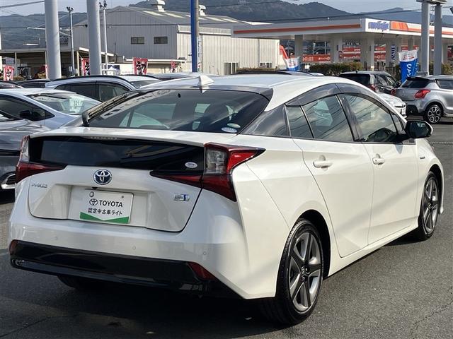 プリウス Ｓツーリングセレクション　バックモニタ　オ－トエアコン　ＬＥＤランプ　エアバック　ＥＴＣ車載器　メモリ－ナビ　助手席エアバック　アルミ　ナビ　ＡＢＳ　プリクラッシュブレーキ（12枚目）