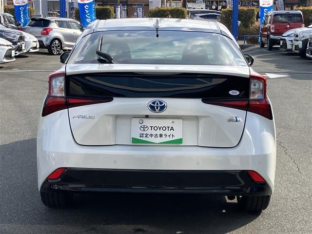 プリウス Ｓツーリングセレクション　バックモニタ　オ－トエアコン　ＬＥＤランプ　エアバック　ＥＴＣ車載器　メモリ－ナビ　助手席エアバック　アルミ　ナビ　ＡＢＳ　プリクラッシュブレーキ（13枚目）