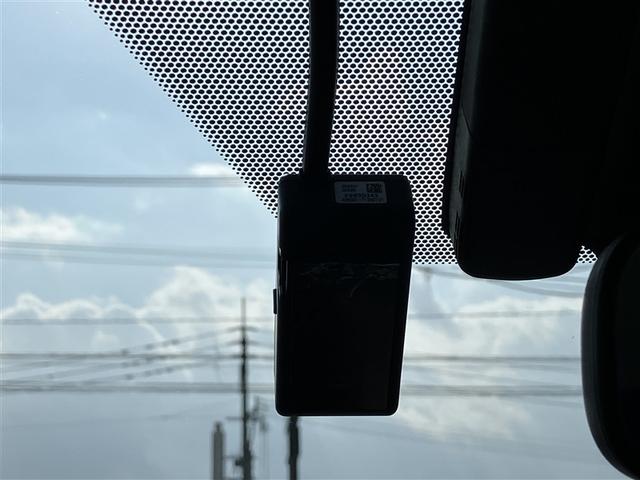 プリウス Ｓツーリングセレクション　ドライブレコーダ　バックモニタ　オ－トエアコン　ＬＥＤランプ　エアバック　ＥＴＣ車載器　メモリ－ナビ　助手席エアバック　アルミ　ナビ　ＡＢＳ　プリクラッシュブレーキ（5枚目）