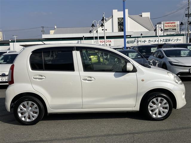 パッソ Ｘ　Ｌパッケージ　運転席エアバッグ　パワステ　オートエアコン　メモリナビ　バックカメラ　パワーウインドウ　ＡＢＳ　カーナビ　助手席エアバッグ（7枚目）