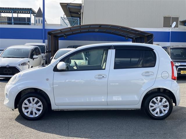 パッソ Ｘ　Ｌパッケージ　運転席エアバッグ　パワステ　オートエアコン　メモリナビ　バックカメラ　パワーウインドウ　ＡＢＳ　カーナビ　助手席エアバッグ（8枚目）