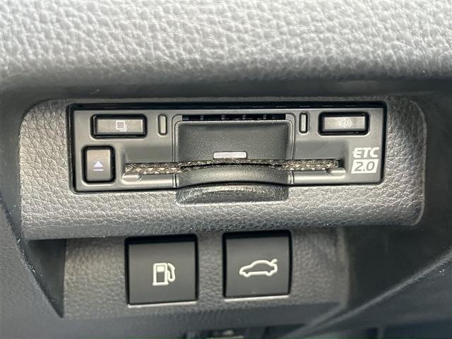 クラウンクロスオーバー Gアドバンスド LEDランプ フルオートエアコン ABS ETC 記録簿 エアバッグ 4WD ナビ メモリーナビ アルミホイール プリクラッシュブレーキ(4枚目)