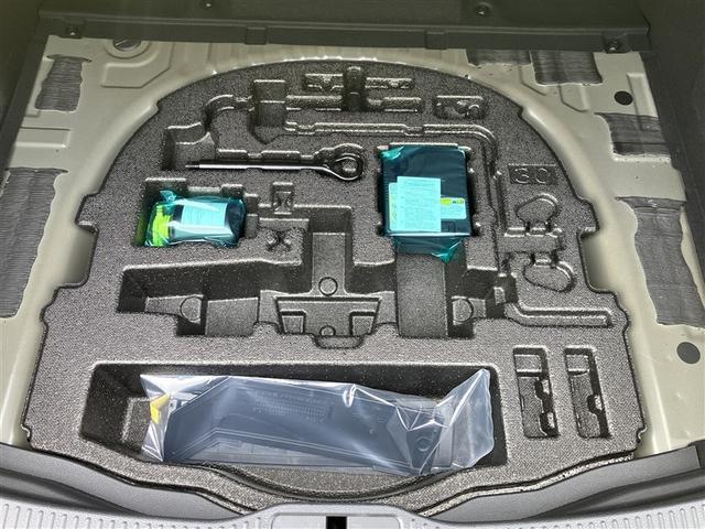 クラウンクロスオーバー Gアドバンスド LEDランプ フルオートエアコン ABS ETC 記録簿 エアバッグ 4WD ナビ メモリーナビ アルミホイール プリクラッシュブレーキ(21枚目)