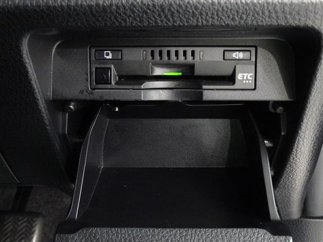 エスクァイア ハイブリッドＧｉ　衝突被害軽減システム　メモリーナビ　フルセグ　後席モニター　バックカメラ　ＥＴＣ　両側電動スライド　フルエアロ　３列シート　ＬＥＤヘッドランプ　スマートキー　乗車定員７人（15枚目）