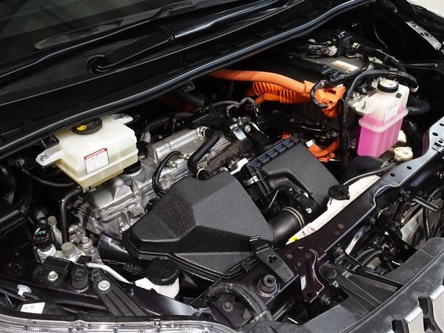 エスクァイア ハイブリッドＧｉ　衝突被害軽減システム　メモリーナビ　フルセグ　後席モニター　バックカメラ　ＥＴＣ　両側電動スライド　フルエアロ　３列シート　ＬＥＤヘッドランプ　スマートキー　乗車定員７人（25枚目）