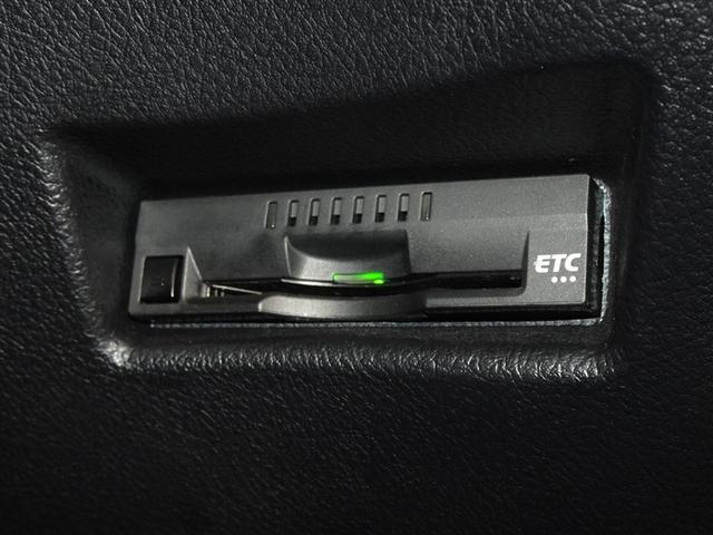 シエンタ ハイブリッド　Ｇ　セーフティーエディションＩＩ　衝突被害軽減システム　メモリーナビ　フルセグ　バックカメラ　ＥＴＣ　両側電動スライド　３列シート　ＬＥＤヘッドランプ　スマートキー　乗車定員７人（15枚目）