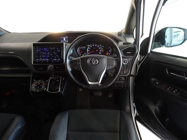 ノア Ｓｉ　ダブルバイビー　衝突被害軽減システム　メモリーナビ　フルセグ　後席モニター　バックカメラ　ＥＴＣ　両側電動スライド　３列シート　ＬＥＤヘッドランプ　スマートキー　乗車定員７人（5枚目）