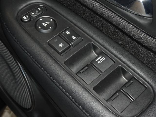 電動格納式ドアミラー・パワーウインドウを装備しています。