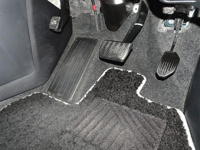 ヴォクシー ハイブリッドZS 煌III 衝突被害軽減システム メモリーナビ フルセグ バックカメラ ETC 両側電動スライド 3列シート LEDヘッドランプ 寒冷地 スマートキー 乗車定員7人(11枚目)