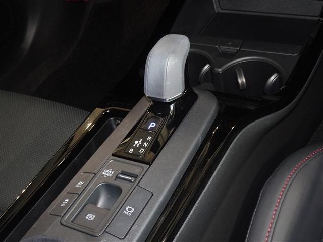 プリウス Ｚ　衝突被害軽減システム　フルセグ　バックカメラ　ＥＴＣ　ドラレコ　ＬＥＤヘッドランプ　スマートキー（16枚目）