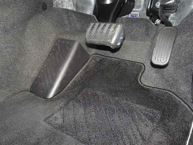 ヤリスクロス ハイブリッドＺ　衝突被害軽減システム　メモリーナビ　バックカメラ　ＥＴＣ　ＬＥＤヘッドランプ　スマートキー（10枚目）