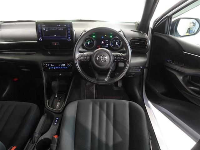 ヤリス ハイブリッドＧ　衝突被害軽減システム　フルセグ　バックカメラ　ＥＴＣ　ドラレコ　フルエアロ　ＬＥＤヘッドランプ　スマートキー（5枚目）