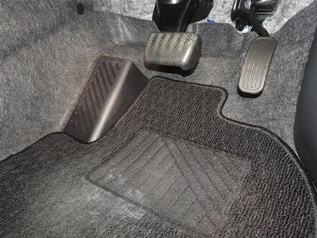 ヤリス ハイブリッドＧ　衝突被害軽減システム　フルセグ　バックカメラ　ＥＴＣ　ドラレコ　フルエアロ　ＬＥＤヘッドランプ　スマートキー（11枚目）