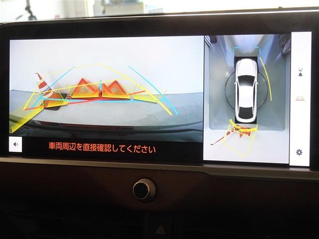 �o�b�N�K�C�h���j�^�[�𑕔����Ă��܂��A�Ԍɓ�������N���N�ł��B�p�m���~�b�N�r���[���j�^�[�𓋍ڂ��Ă��܂��A�ォ��̉摜���\������܂��B