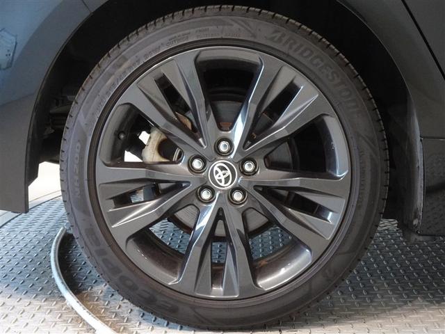 �����̃A���~�𑕔��A�Ԃ̐��\���[���ɘH�ʂɓ`���Ă���܂��B