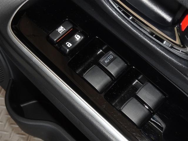 �d���i�[���h�A�~���[�E�p���[�E�C���h�E�𑕔����Ă��܂��B