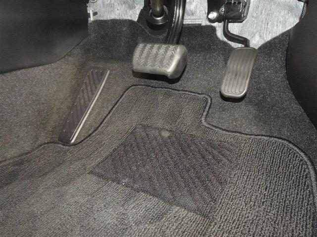 カローラスポーツ ハイブリッドＧ　Ｚ　衝突被害軽減システム　メモリーナビ　フルセグ　バックカメラ　ＥＴＣ　ＬＥＤヘッドランプ　寒冷地　スマートキー（11枚目）