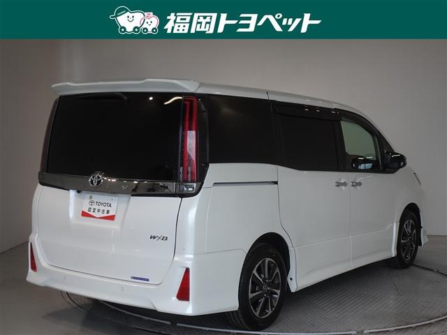 ノア Ｓｉ　ダブルバイビーＩＩＩ　衝突被害軽減システム　メモリーナビ　フルセグ　後席モニター　バックカメラ　ＥＴＣ　両側電動スライド　３列シート　ＬＥＤヘッドランプ　スマートキー　乗車定員７人（3枚目）