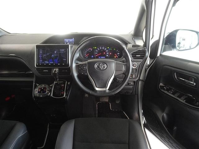 ノア Ｓｉ　ダブルバイビーＩＩＩ　衝突被害軽減システム　メモリーナビ　フルセグ　後席モニター　バックカメラ　ＥＴＣ　両側電動スライド　３列シート　ＬＥＤヘッドランプ　スマートキー　乗車定員７人（5枚目）