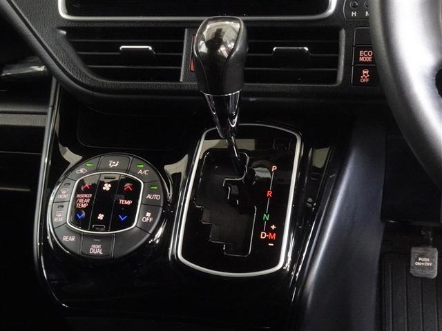 ノア Ｓｉ　ダブルバイビーＩＩＩ　衝突被害軽減システム　メモリーナビ　フルセグ　後席モニター　バックカメラ　ＥＴＣ　両側電動スライド　３列シート　ＬＥＤヘッドランプ　スマートキー　乗車定員７人（11枚目）