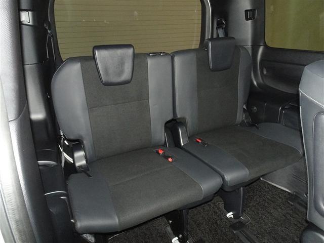 ノア Ｓｉ　ダブルバイビーＩＩＩ　衝突被害軽減システム　メモリーナビ　フルセグ　後席モニター　バックカメラ　ＥＴＣ　両側電動スライド　３列シート　ＬＥＤヘッドランプ　スマートキー　乗車定員７人（16枚目）