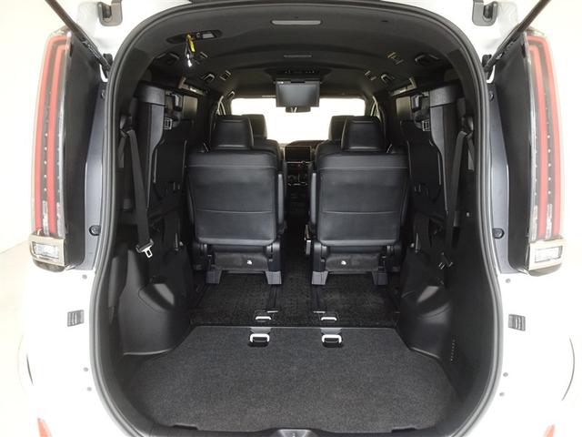 ノア Ｓｉ　ダブルバイビーＩＩＩ　衝突被害軽減システム　メモリーナビ　フルセグ　後席モニター　バックカメラ　ＥＴＣ　両側電動スライド　３列シート　ＬＥＤヘッドランプ　スマートキー　乗車定員７人（19枚目）