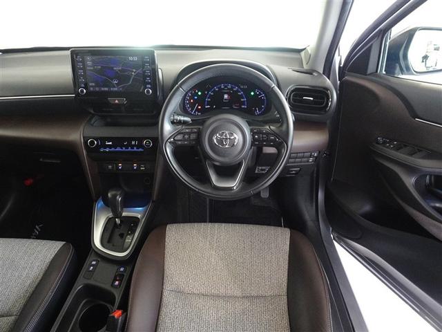 ヤリスクロス Ｚ　衝突被害軽減システム　メモリーナビ　フルセグ　バックカメラ　ＥＴＣ　ＬＥＤヘッドランプ　スマートキー（5枚目）