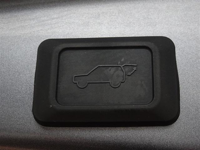 �p���[�o�b�N�h�A�𑕔����Ă��܂��B�o�b�N�h�A���^�]�Ȃ�����J�ł��܂��A�֗��ł���B