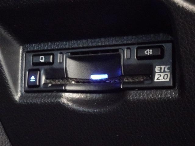 ヴォクシー ハイブリッドＳ－Ｚ　衝突被害軽減システム　メモリーナビ　フルセグ　後席モニター　バックカメラ　ＥＴＣ　両側電動スライド　３列シート　ＬＥＤヘッドランプ　スマートキー　乗車定員７人（16枚目）