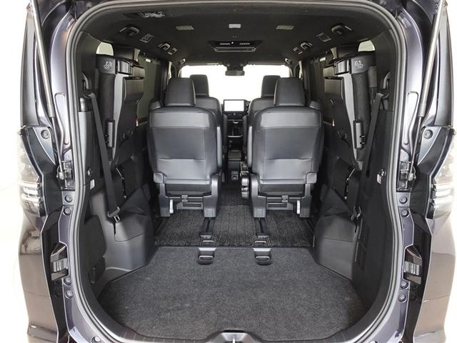 ヴォクシー ハイブリッドＳ－Ｚ　衝突被害軽減システム　メモリーナビ　フルセグ　後席モニター　バックカメラ　ＥＴＣ　両側電動スライド　３列シート　ＬＥＤヘッドランプ　スマートキー　乗車定員７人（23枚目）