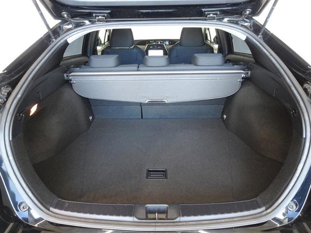 プリウス Ｓセーフティプラス　衝突被害軽減システム　メモリーナビ　フルセグ　バックカメラ　ＥＴＣ　ＬＥＤヘッドランプ　スマートキー（18枚目）