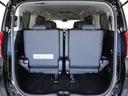 7人乗車時でも十分なスペースのトランクルームです。
