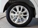 高級感と走りを引き立たせる、純正アルミを装備しています。