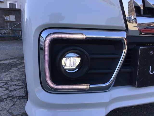 フレアワゴンカスタムスタイル ６６０　カスタムスタイル　ハイブリッド　ＸＳ　両側電スラ　ナビ　バックモニタ　ＬＥＤヘットライト　デュアルセンサーブレーキサポート　前席シートヒーター　アダクティブクルーズコントロール　スマートキ　横滑り防止機能　地デジ　盗難防止装置　ＥＴＣ付き（11枚目）