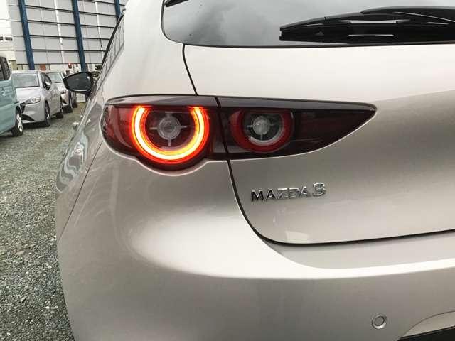 ＭＡＺＤＡ３ファストバック １．５　１５Ｓ　ツーリング　ナビ　ＣａｒＰｌａｙ　ドラレコ　全方位モニタ　アダプティブクルーズコントロール　フルセグテレビ　３６０度モニター　スマートシティブレーキサポート　ＬＥＤライト　アイドリングストップ　ＵＳＢ　横滑り防止（11枚目）