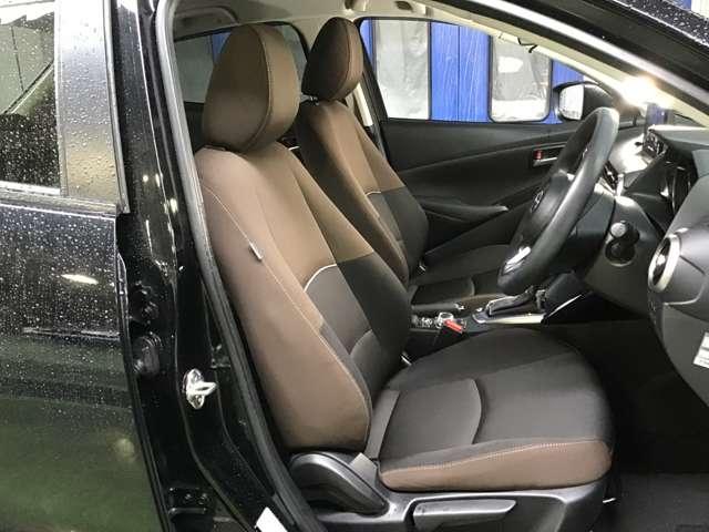 ＭＡＺＤＡ２ １．５　１５Ｓ　プロアクティブ　スマート　エディションＩＩ　ナビ／ＣａｒＰｌａｙ／全方位モニタ／衝突軽減ブレー　前席シートヒーター　衝突軽減ブレーキ　ＬＥＤライト　フルセグ　コーナーセンサー　アダプティブクルーズコントロール　オートエアコン　ＵＳＢ　ＥＴＣ（12枚目）