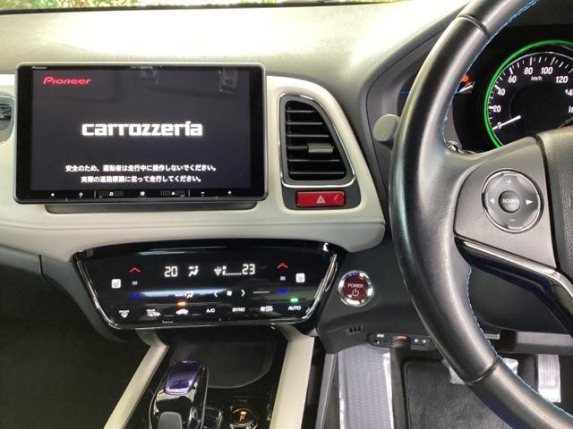 ヴェゼル ハイブリッドＺスタイルエディション　メモリーナビ　リアカメラ　ＥＴＣ　フルセグＴＶ　記録簿　横滑り防止装置　クルコン　ナビＴＶ　盗難防止装置　ＬＥＤライト　シートヒーター　スマ－トキ－　エアバッグ　キーレス　ＵＳＢ　ＡＢＳ　ＡＡＣ（3枚目）
