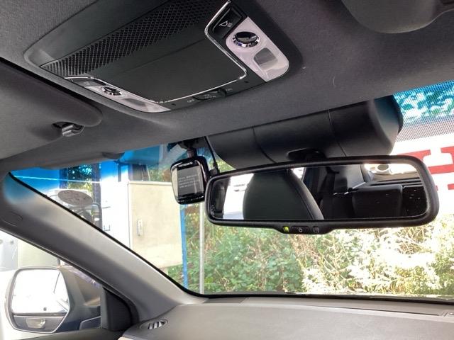 ヴェゼル ハイブリッドＺスタイルエディション　メモリーナビ　リアカメラ　ＥＴＣ　フルセグＴＶ　記録簿　横滑り防止装置　クルコン　ナビＴＶ　盗難防止装置　ＬＥＤライト　シートヒーター　スマ－トキ－　エアバッグ　キーレス　ＵＳＢ　ＡＢＳ　ＡＡＣ（10枚目）