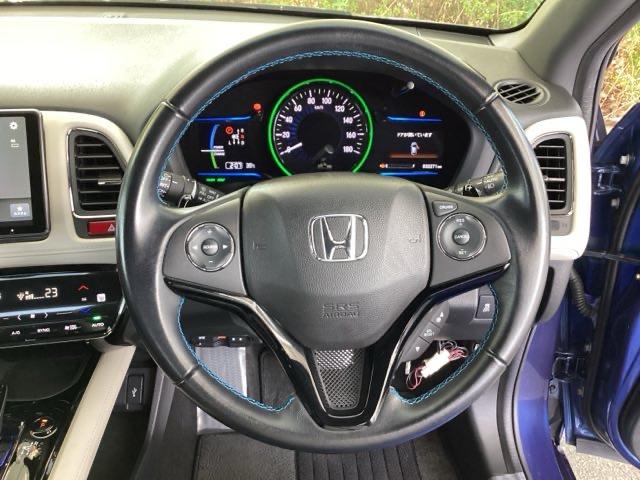 ヴェゼル ハイブリッドＺスタイルエディション　メモリーナビ　リアカメラ　ＥＴＣ　フルセグＴＶ　記録簿　横滑り防止装置　クルコン　ナビＴＶ　盗難防止装置　ＬＥＤライト　シートヒーター　スマ－トキ－　エアバッグ　キーレス　ＵＳＢ　ＡＢＳ　ＡＡＣ（14枚目）