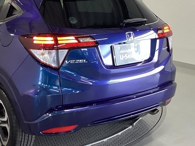 ヴェゼル ハイブリッドＺスタイルエディション　メモリーナビ　リアカメラ　ＥＴＣ　フルセグＴＶ　記録簿　横滑り防止装置　クルコン　ナビＴＶ　盗難防止装置　ＬＥＤライト　シートヒーター　スマ－トキ－　エアバッグ　キーレス　ＵＳＢ　ＡＢＳ　ＡＡＣ（30枚目）