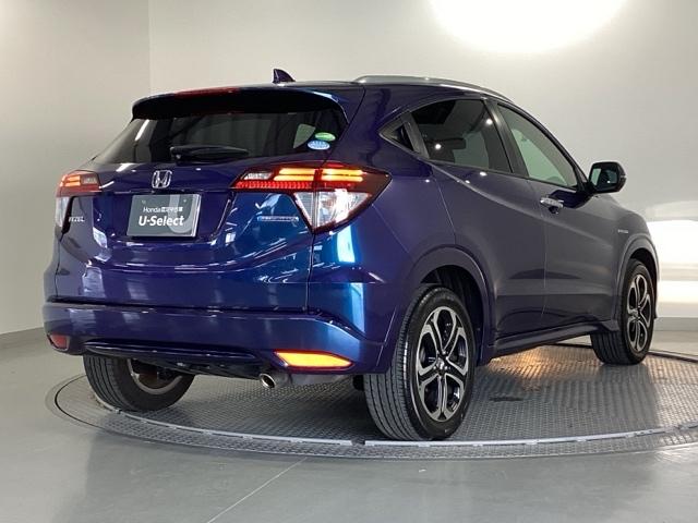 ヴェゼル ハイブリッドＺスタイルエディション　メモリーナビ　リアカメラ　ＥＴＣ　フルセグＴＶ　記録簿　横滑り防止装置　クルコン　ナビＴＶ　盗難防止装置　ＬＥＤライト　シートヒーター　スマ－トキ－　エアバッグ　キーレス　ＵＳＢ　ＡＢＳ　ＡＡＣ（31枚目）