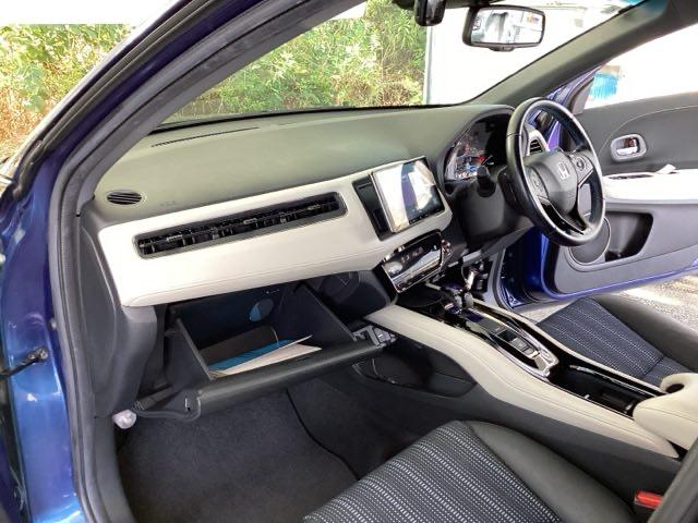 ヴェゼル ハイブリッドＺスタイルエディション　メモリーナビ　リアカメラ　ＥＴＣ　フルセグＴＶ　記録簿　横滑り防止装置　クルコン　ナビＴＶ　盗難防止装置　ＬＥＤライト　シートヒーター　スマ－トキ－　エアバッグ　キーレス　ＵＳＢ　ＡＢＳ　ＡＡＣ（36枚目）